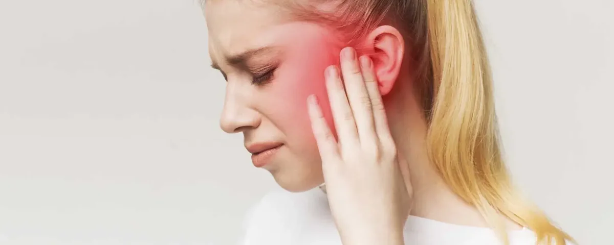دلایل درد گوش و گلو بعد از کشیدن دندان عقل + ۵ درمان فوری