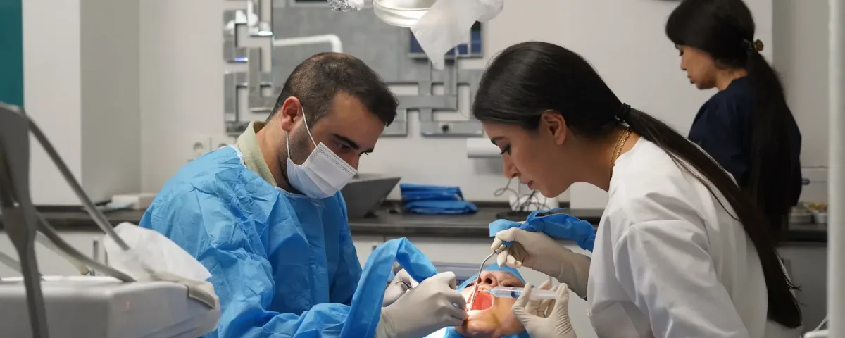 دندانپزشکی در صادقیه (آریاشهر) تکنولوژی دیجیتال و قیمت مناسب